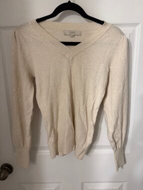 LOFT Cream Ribbed V-Neck Pullover Sweater size XS